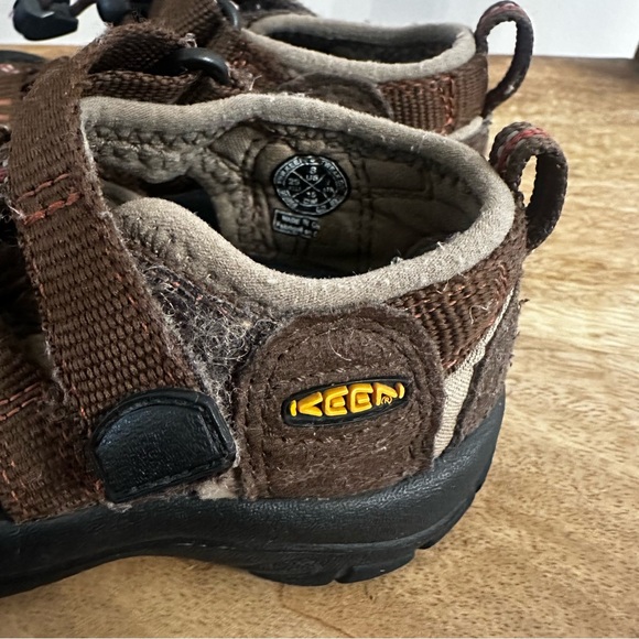 KEEN Unisex Newport H2 Closed Toe Water Sandals Little Kids size 8 brown hiking - Picture 7 of 11